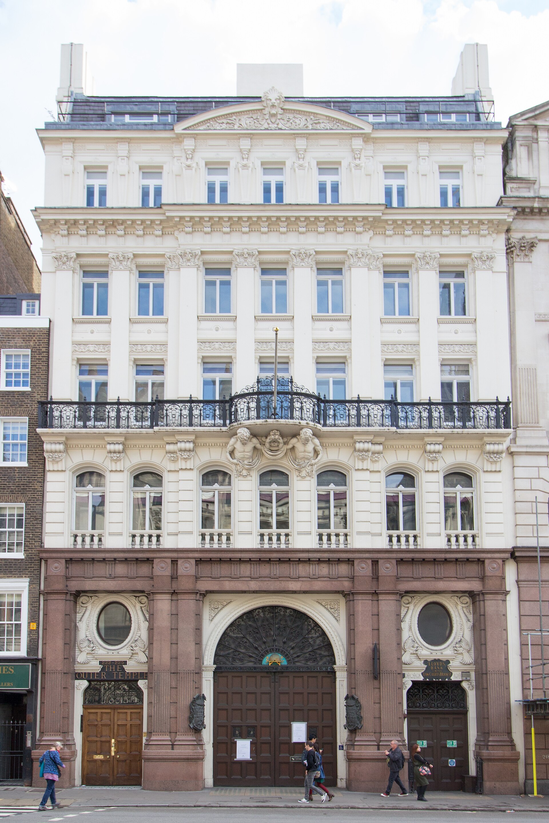 Lloyds and Visa Settled $750,000 in USDC. Read the Pilot, Not the Headline.